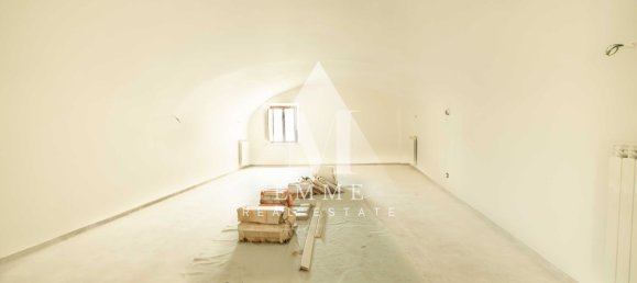 4-salle Propriété commerciale à L'Aquila, Italy No. 124499 6