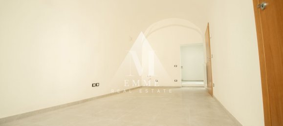 4-salle Propriété commerciale à L'Aquila, Italy No. 124499 3