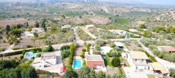 3 bedrooms Villa in Noto, Italy No. 111568 3