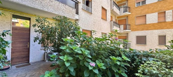 2 bedrooms Apartment in Milan, Italy No. 357819 4