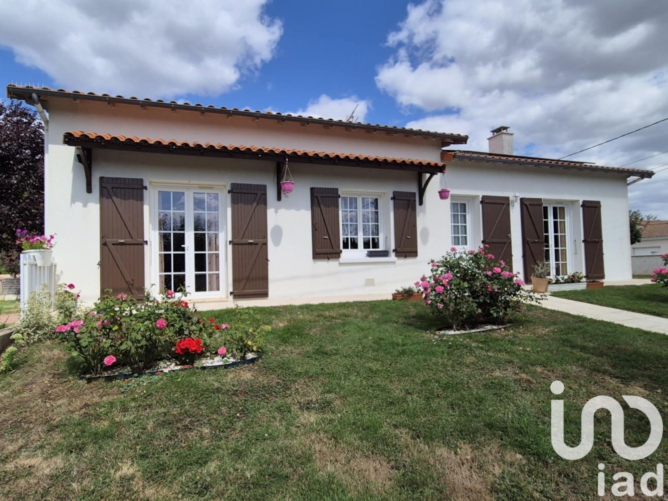 3 bedrooms House in Vienne, France No. 300954