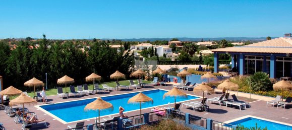 Отель, гостиница с 30 спальнями в Луш, Португалия № 135899 27