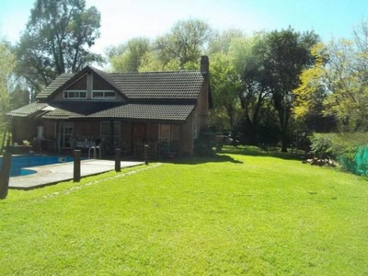 4 bedrooms House in Ituzaingo, Argentina No. 14629