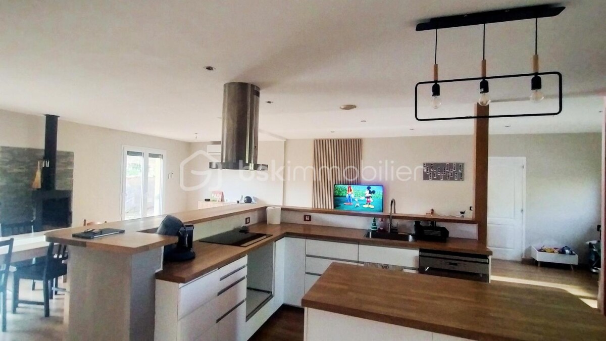 3 bedrooms House in La Pacaudiere, France No. 341493