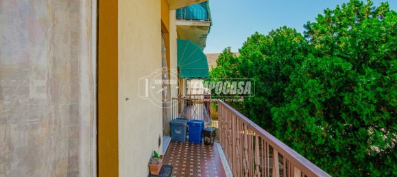3-salle Appartement à Mede, Italy No. 305130 12