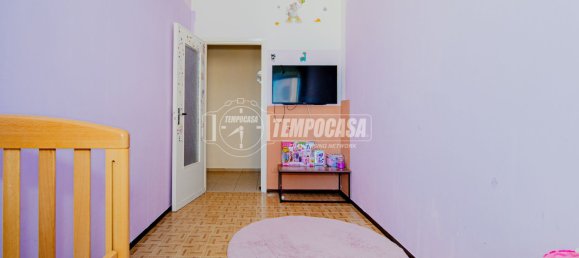 3-salle Appartement à Mede, Italy No. 305130 10