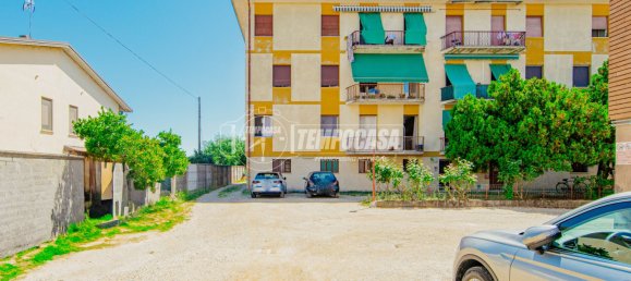 3-salle Appartement à Mede, Italy No. 305130 15