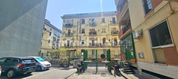 2 bedrooms Apartment in Naples, Italy No. 335533 3