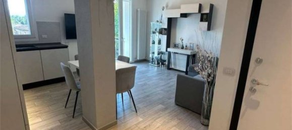 2 bedrooms Apartment in Modena, Italy No. 262846 4