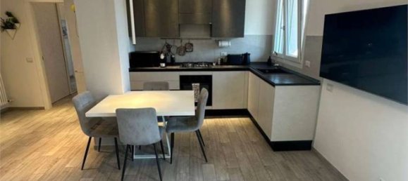 2 bedrooms Apartment in Modena, Italy No. 262846 2