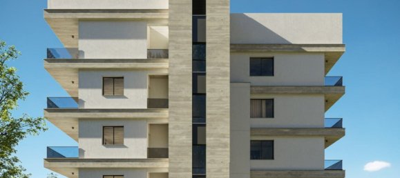 2 bedrooms Apartment in Limassol, Cyprus No. 28124 2