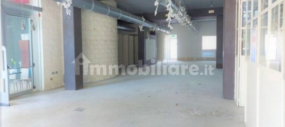 Gewerbliche Immobilie in Montecosaro, Italy 625m², Nr. 316998 2