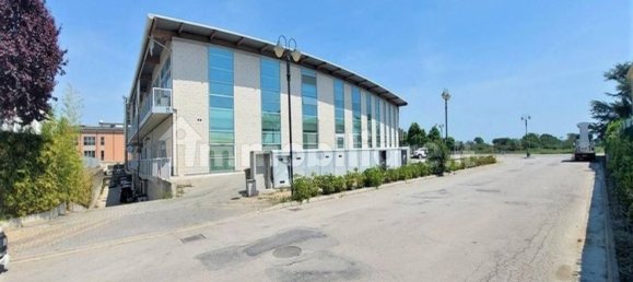 Gewerbliche Immobilie in Montecosaro, Italy 625m², Nr. 316998 7