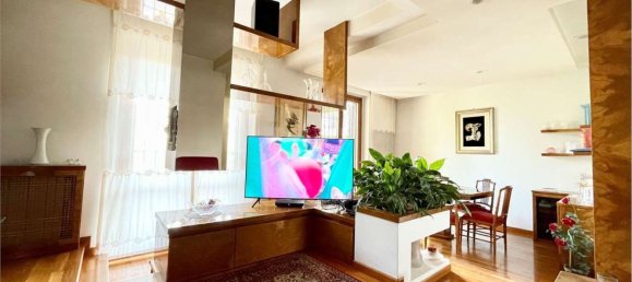 Casa de 4 divisões em Seveso, Italy N.º 25151 3