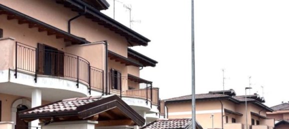 2 bedrooms House in Novara, Italy No. 229535 8