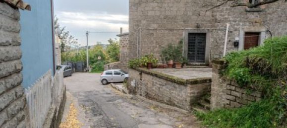 2 bedrooms House in Montefiascone, Italy No. 205981 3