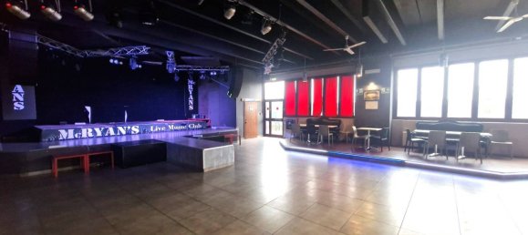 Коммерческая недвижимость с 4 комнатами в Монкальери, Италия № 16697 8