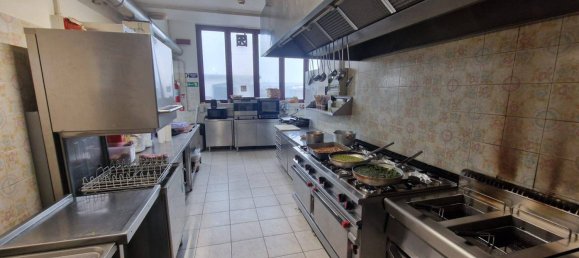 Коммерческая недвижимость с 4 комнатами в Монкальери, Италия № 16697 12