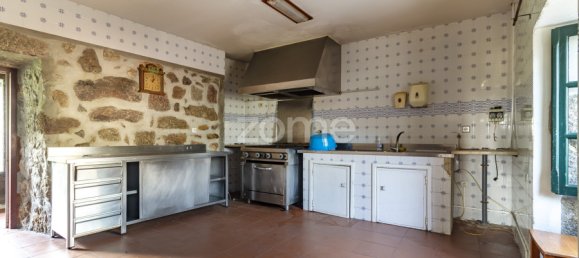 9 bedrooms House in Guimaraes, Portugal No. 33599 39