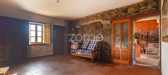 9 bedrooms House in Guimaraes, Portugal No. 33599 40