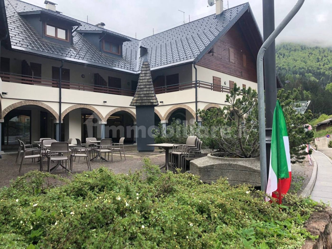 1غرفة عقار تجاري في Udine, Italy رقم 67349