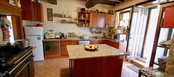 11-Zimmer Haus in Passignano sul Trasimeno, Italy, Nr. 53690 7