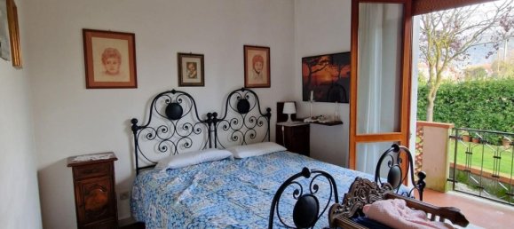 5 rooms House in Carrara, Italy No. 45788 2