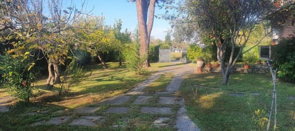 5 rooms House in Carrara, Italy No. 45788 25