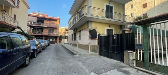 مرآب في Torre del Greco, Italy 40متر مربع رقم 185838 9