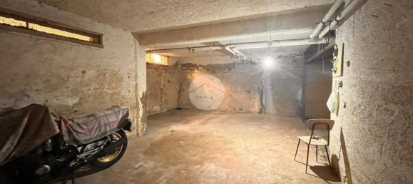 مرآب في Torre del Greco, Italy 40متر مربع رقم 185838 3