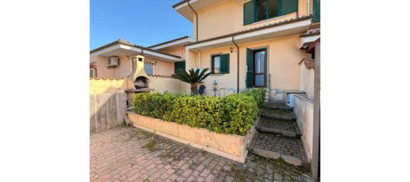 Дом с 3 комнатами в Ардеа, Италия № 9607 14