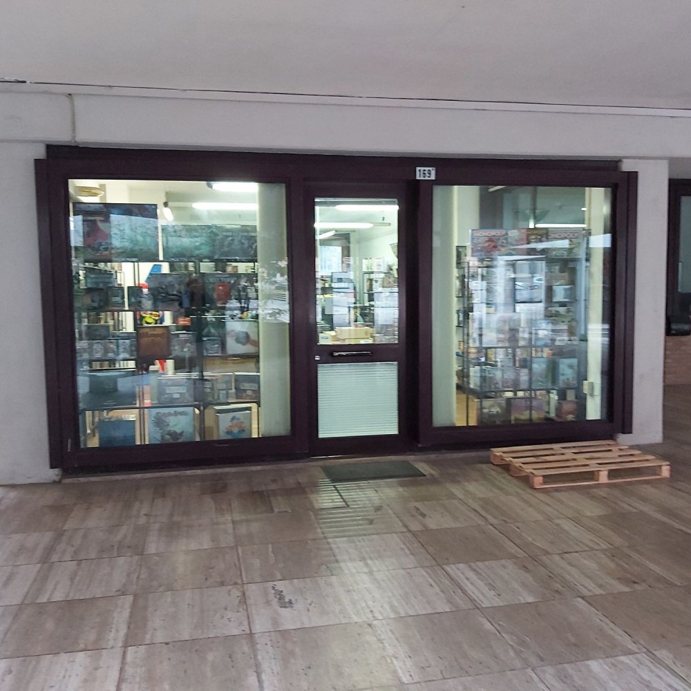 90m² Office in Forlì, Italy No. 253893