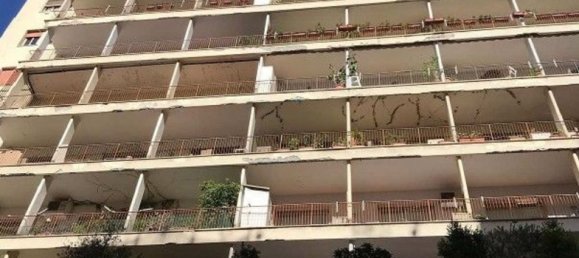 7 rooms Apartment in Casoria, Italy No. 171467 5