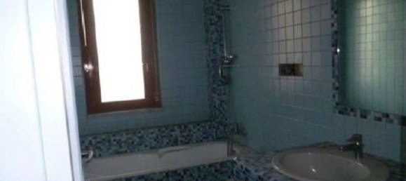 7 rooms Apartment in Casoria, Italy No. 171467 12