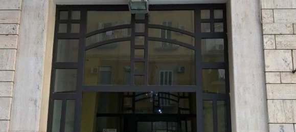 7 rooms Apartment in Casoria, Italy No. 171467 2