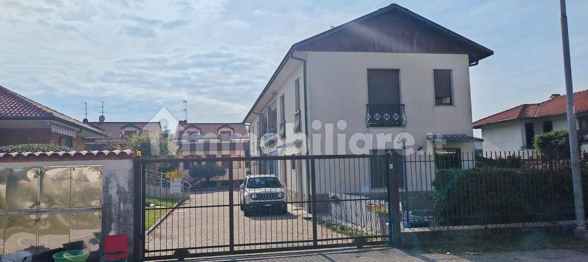 6 غرف نوم فيلا في Nerviano, Italy رقم 5868