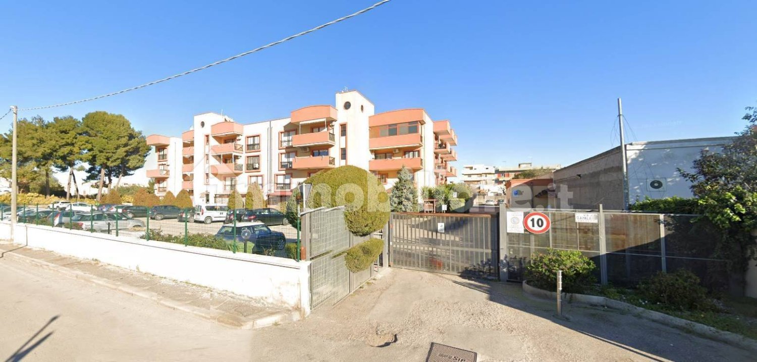 3 bedrooms Apartment in Taranto, Italy No. 101983