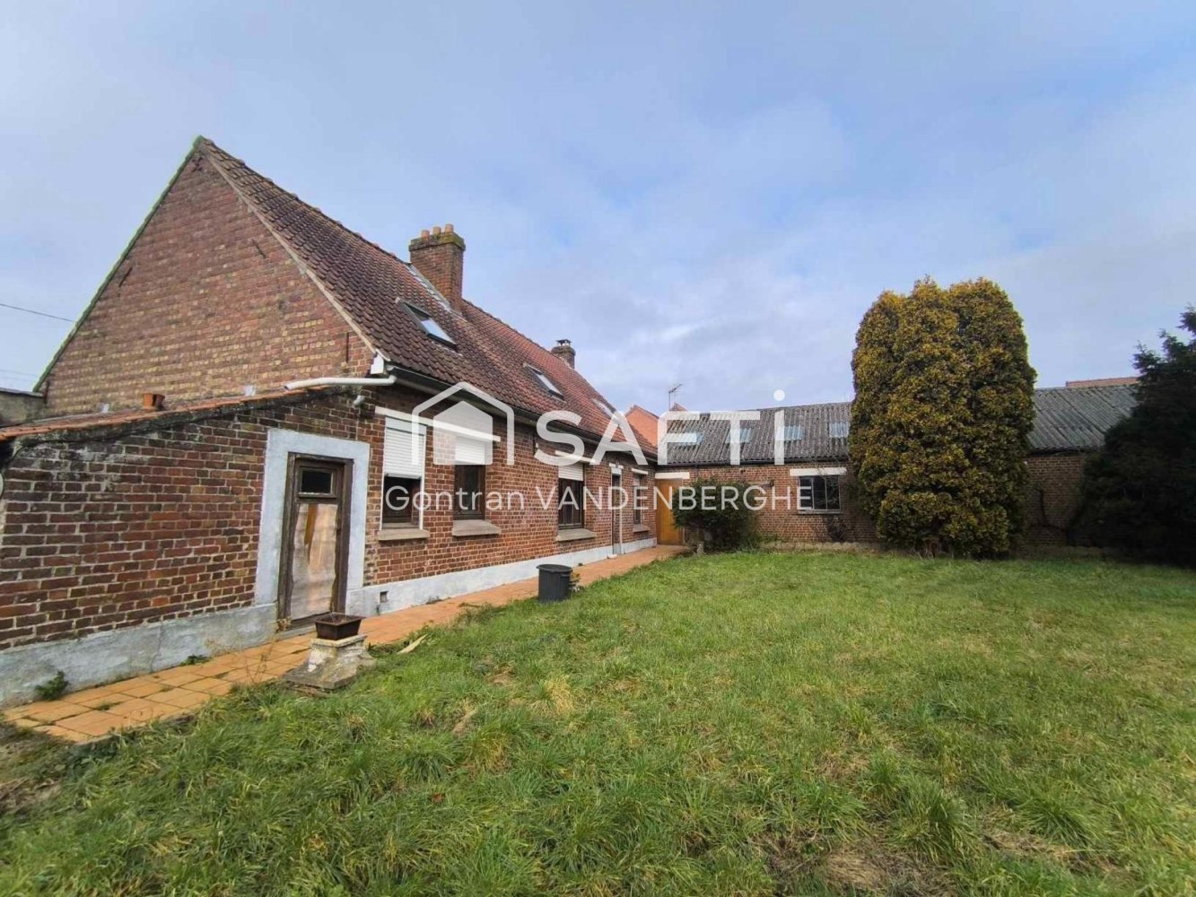 4 bedrooms House in Renescure, France No. 73694