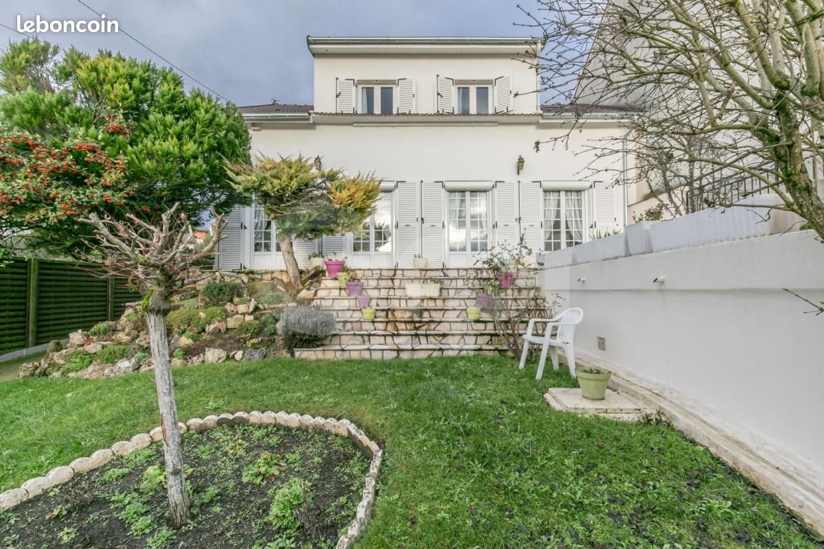 4 chambres Maison à Sucy-en-Brie, France No. 165288