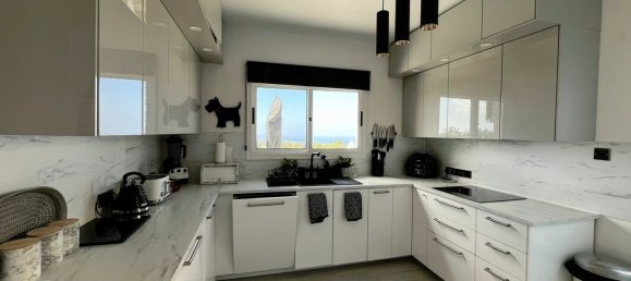 4 bedrooms Villa in Tala, Cyprus No. 22993 9