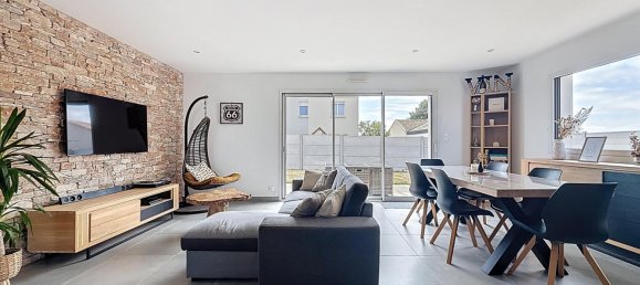 3 bedrooms House in Saint-Michel-Chef-Chef, France No. 307049 3