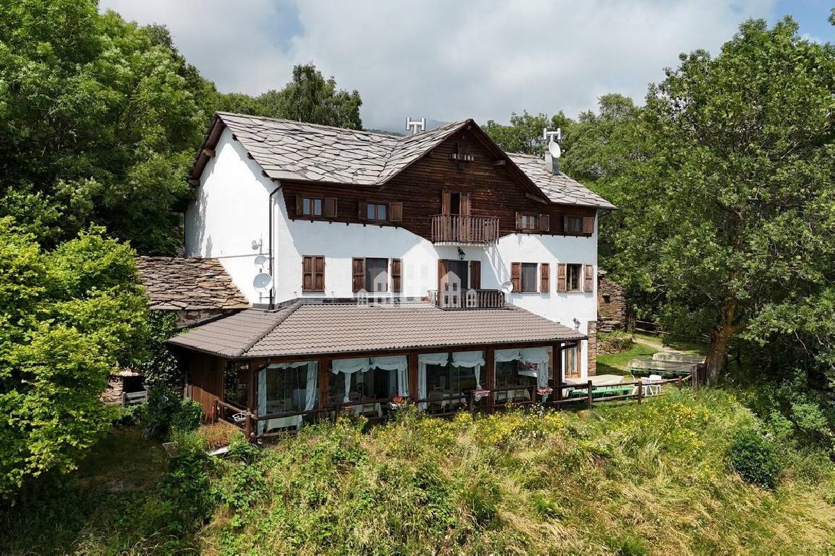 10 Schlafzimmer Gewerbliche Immobilie in Andrate, Italy, Nr. 296930