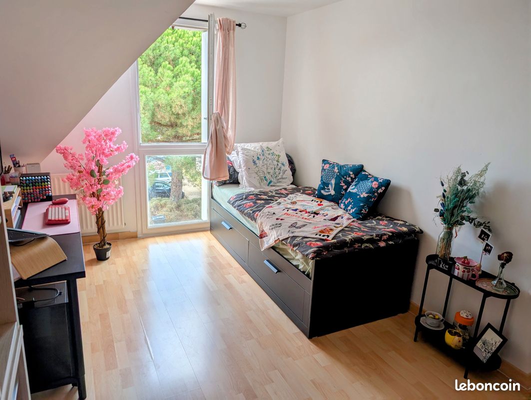 Dúplex de 3 dormitorios en Vern-sur-Seiche, France No. 324458