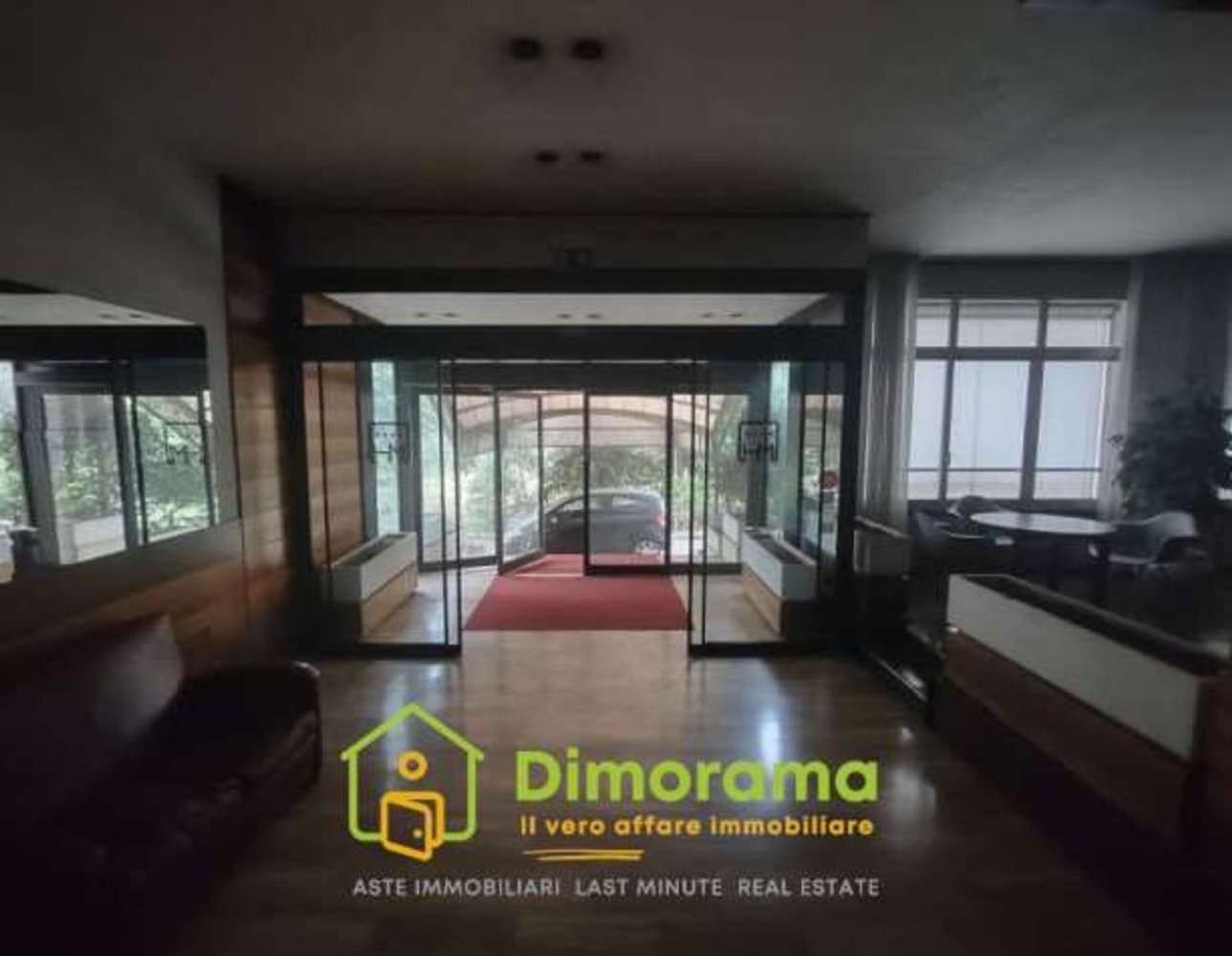 1329m² Building in Cesena, Italy No. 379335