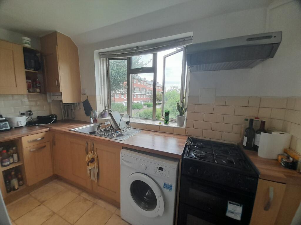 3 bedrooms Apartment in London, United Kingdom No. 4661