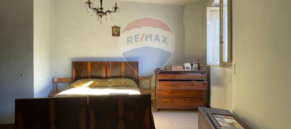 4 rooms Apartment in Arcevia, Italy No. 4549 2