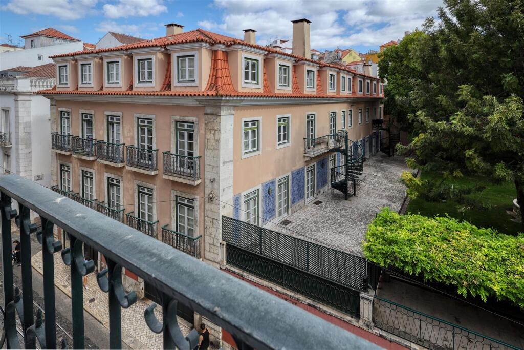 Apartamento de 3 dormitorios en Lisbon, Portugal No. 333343