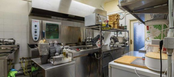 250m² Commercial property in Dongo, Italy No. 380569 22