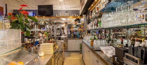 250m² Commercial property in Dongo, Italy No. 380569 17