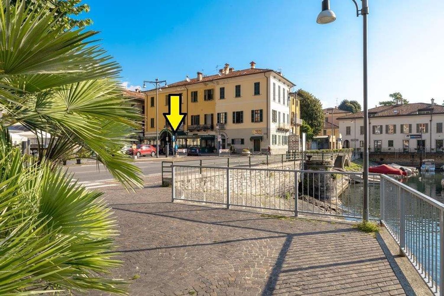 250m² Commercial property in Dongo, Italy No. 380569